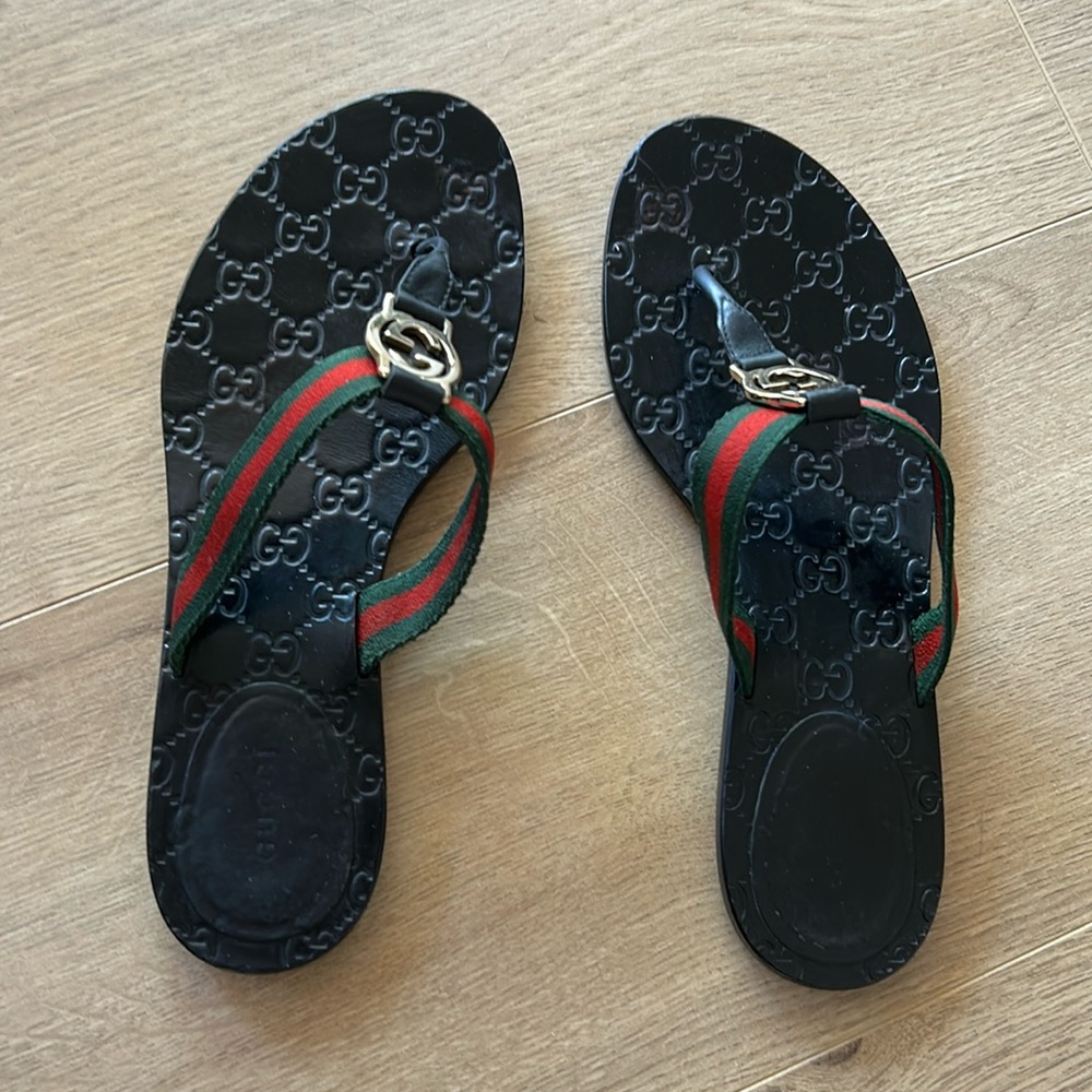Gucci Interlocking GG Thong Black Leather Flat Flip Flop Thong Sandal IT 39.5
